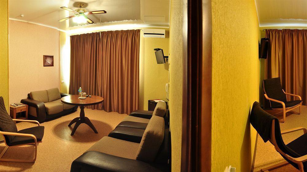 Hotel An-2 Kharkiv Extérieur photo