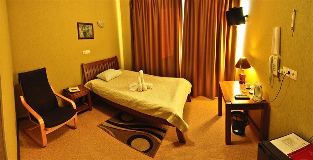 Hotel An-2 Kharkiv Extérieur photo