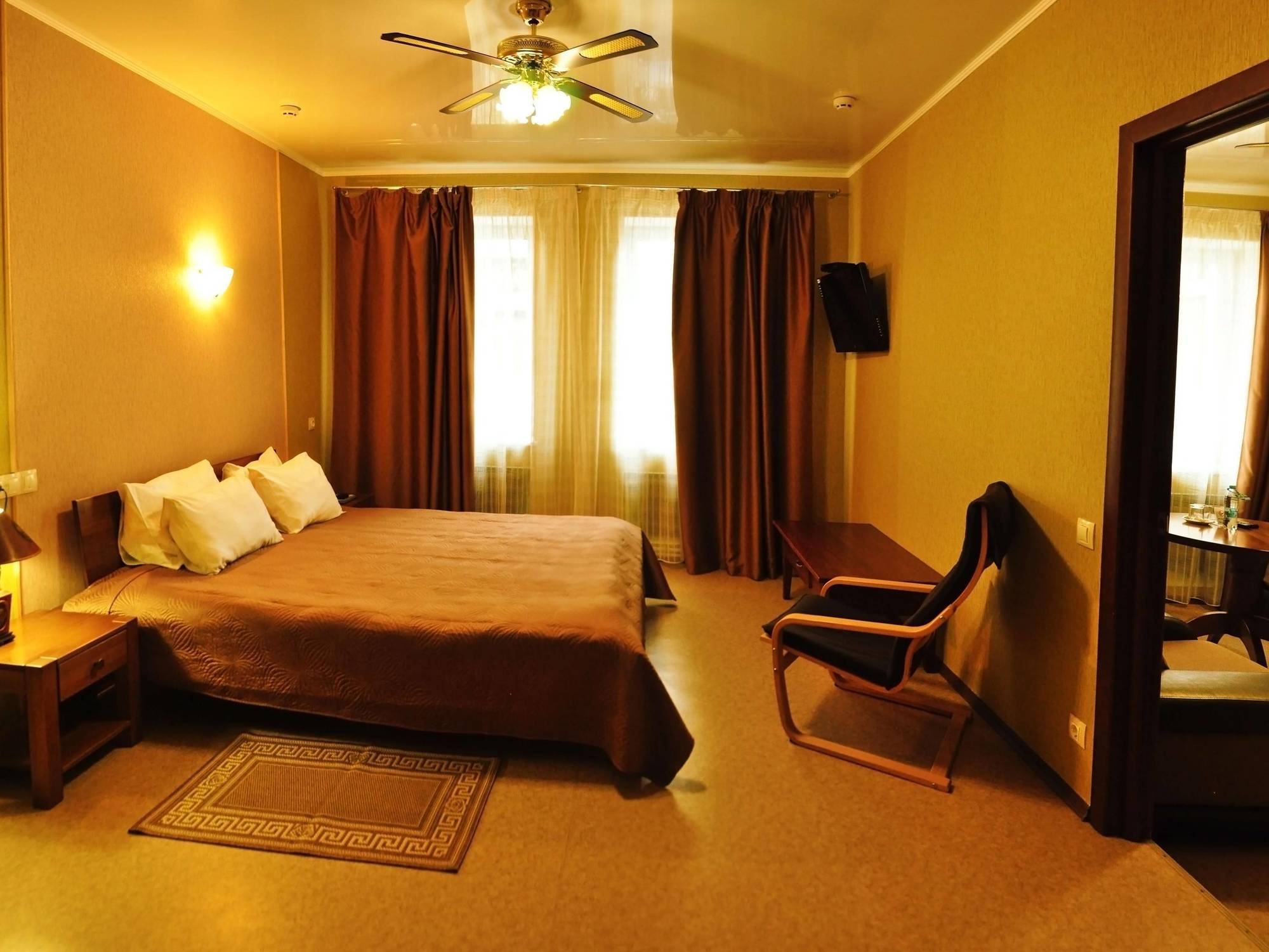 Hotel An-2 Kharkiv Extérieur photo