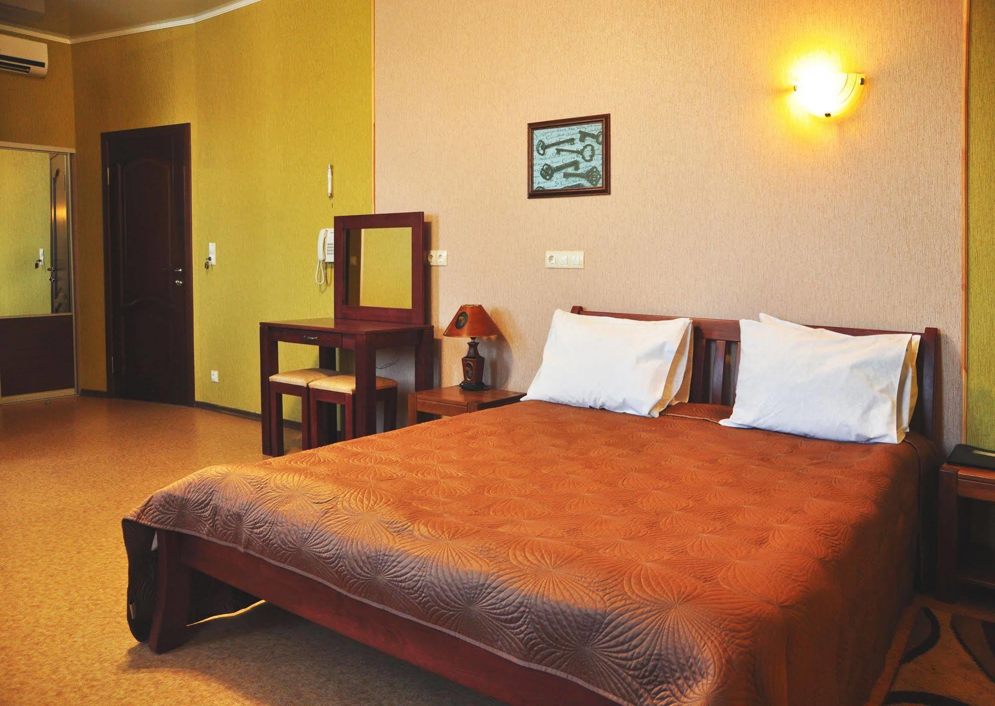 Hotel An-2 Kharkiv Extérieur photo