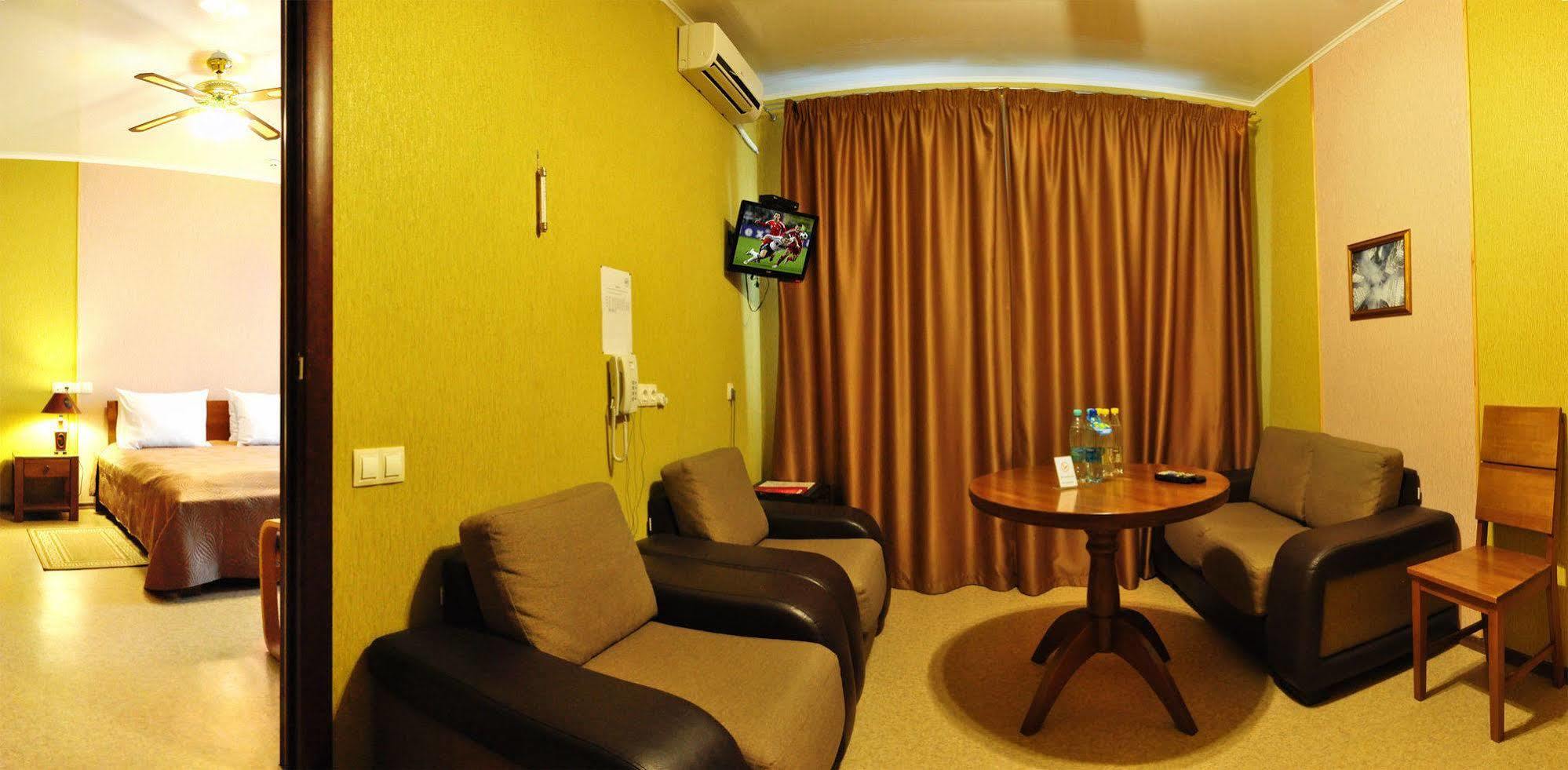 Hotel An-2 Kharkiv Extérieur photo