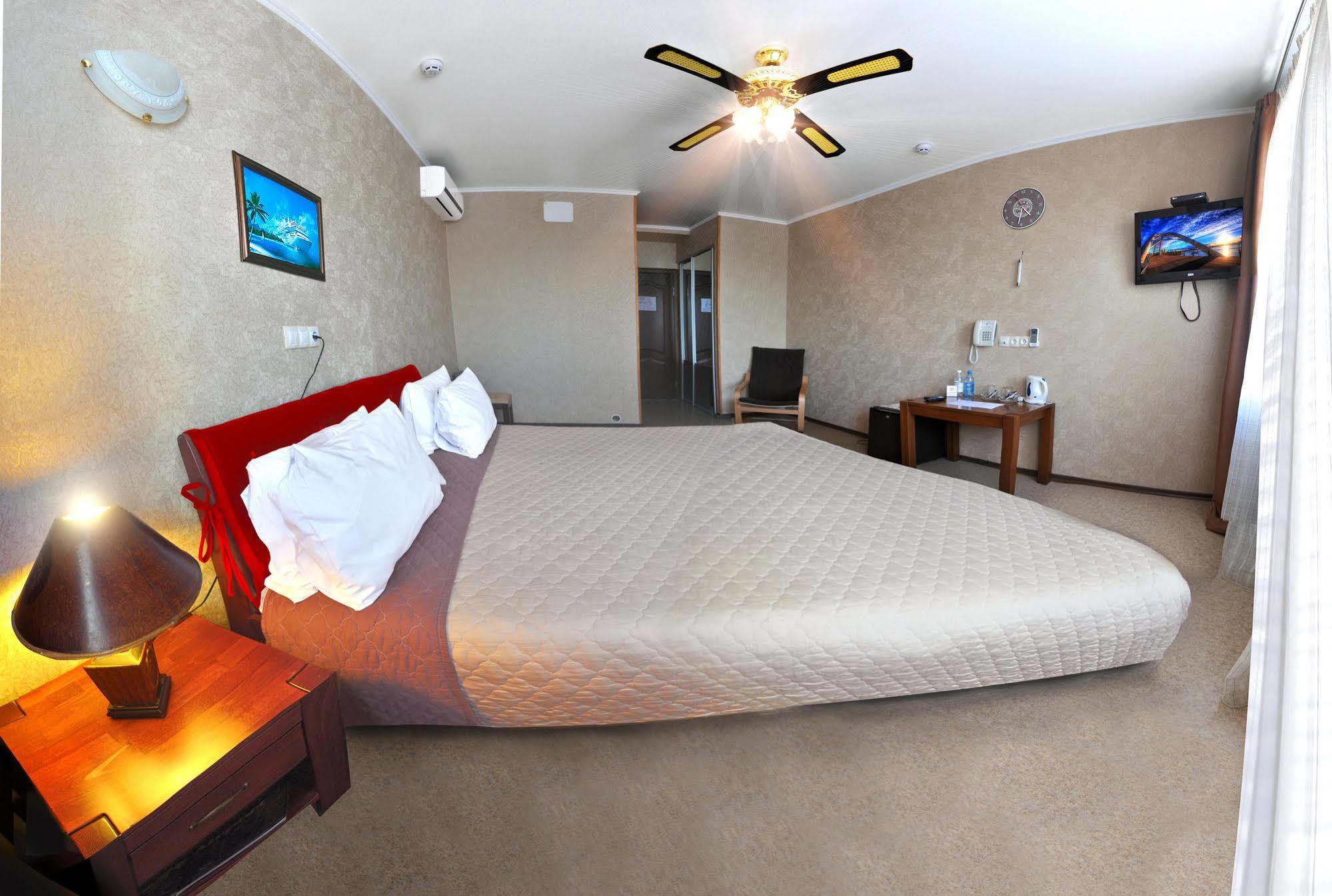 Hotel An-2 Kharkiv Extérieur photo