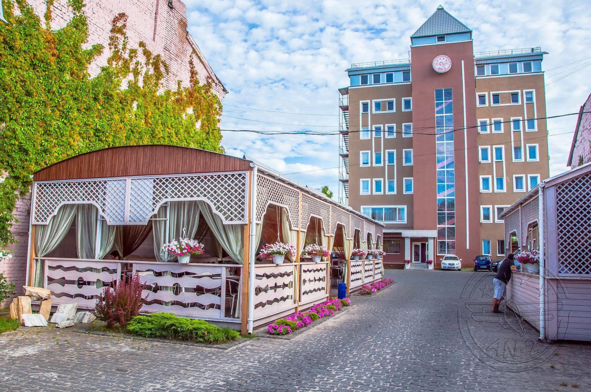 Hotel An-2 Kharkiv Extérieur photo